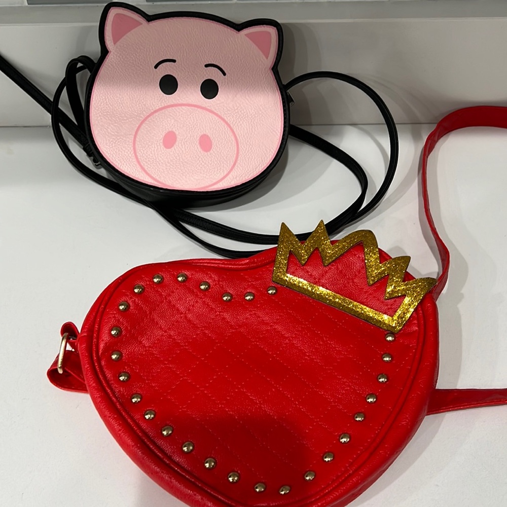 🎅🎅🎅HP🎅🏼🎅🏼🎅🏼2 Disney Girls purses. NEW from parks!